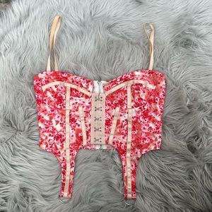 corset style crop top